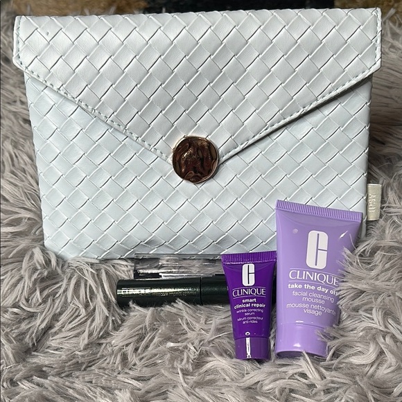 Ipsy Bag & Clinique Travel Bundle - Mascara, Cleansing, Wrinkle Correcting Set - Picture 5 of 11